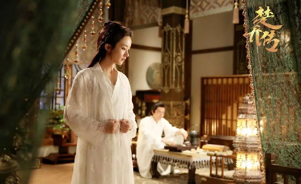 Sao nữ diện đồ ngủ trên màn ảnh "hớp hồn" triệu mày râu - 8