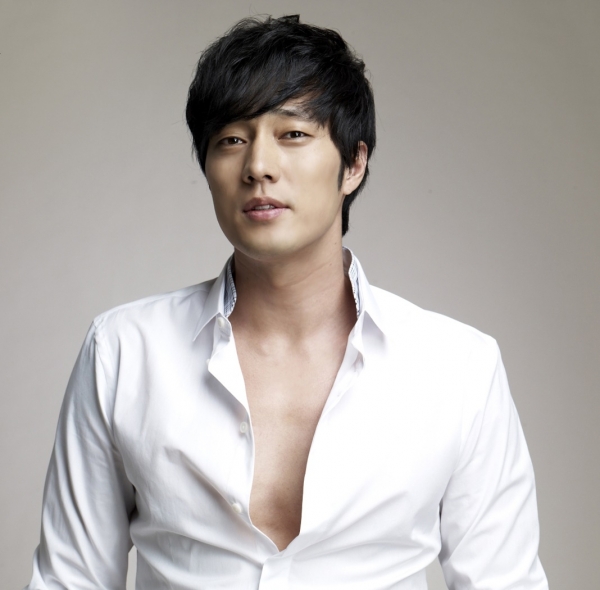 40 tuổi, So Ji Sub ngày càng vạm vỡ, giàu có nhưng không vợ con - 7