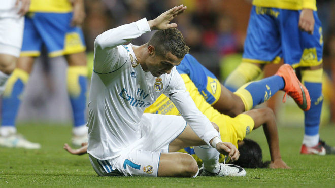 Real đón sóng dữ: Ramos chỉ trích Ronaldo, Perez chọn “người thừa kế” CR7 - 1