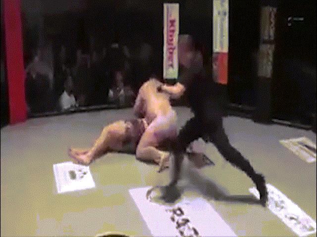 MMA: ”Dị nhân” cụt tay 192 giây hạ 4 cao thủ, kinh động thế giới