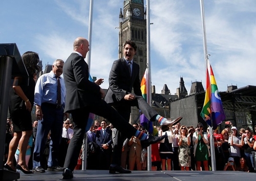 Giá quý ông nào cũng mặc đẹp như Thủ tướng Canada! - 3