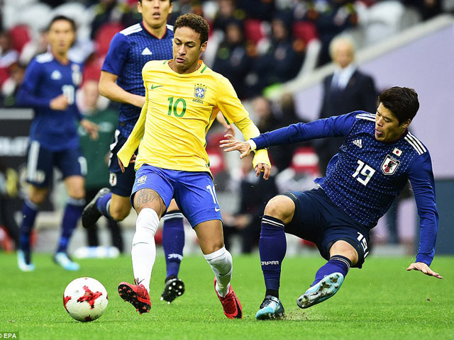 Neymar thích ”diễn”, ăn đòn vì làm Samurai ”nóng mắt”