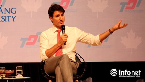 Thủ tướng Canada nói về mơ ước “gõ đầu trẻ” và sở thích boxing - 1
