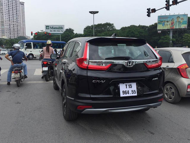 Bắt gặp Honda CR-V 2017 ở Hà Nội trước ngày ra mắt - 1