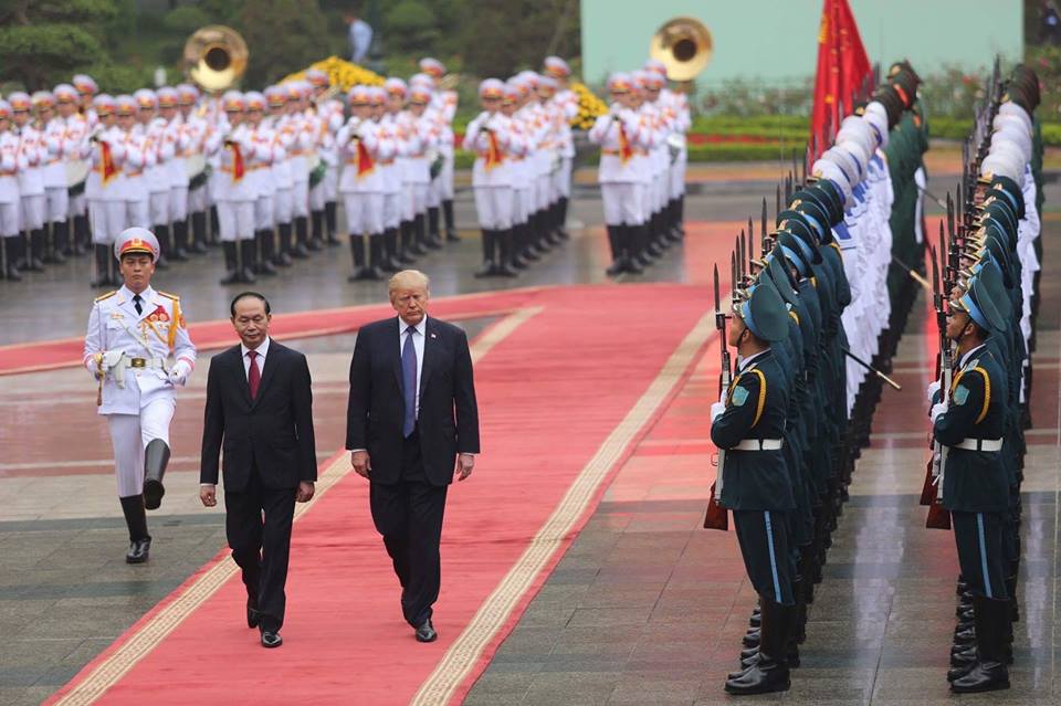 Tổng thống Donald Trump rời Hà Nội, kết thúc chuyến thăm Việt Nam - 10