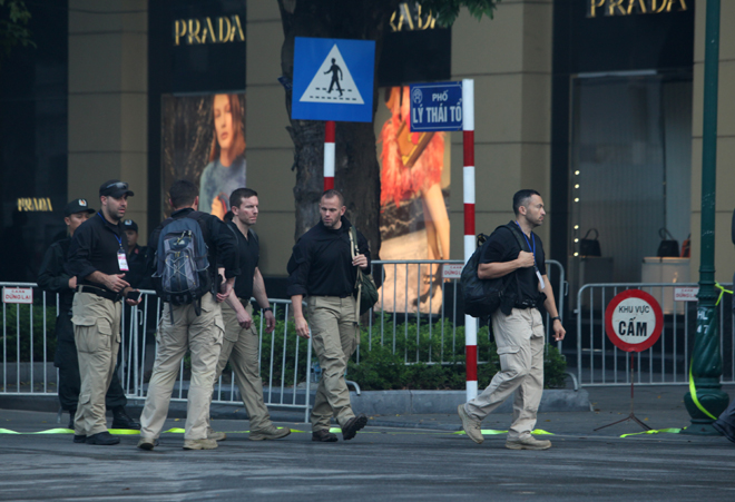 Tổng thống Donald Trump rời Hà Nội, kết thúc chuyến thăm Việt Nam - 13