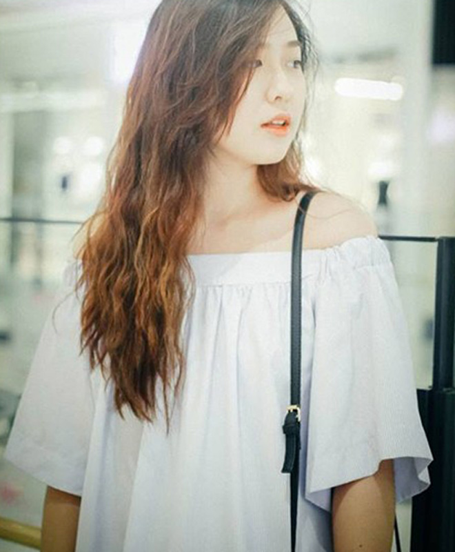 Cô gái xinh như hoa hậu tặng hoa Tổng thống Donald Trump là ai? - 4