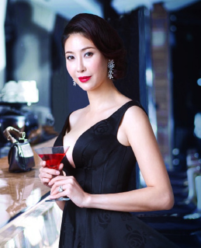 Hiện nay, dù đã ở độ tuổi U40, Hà Kiều Anh vẫn khiến nhiều người phải xao xuyến bởi vẻ đẹp từ gương mặt đến vóc dáng của mình.