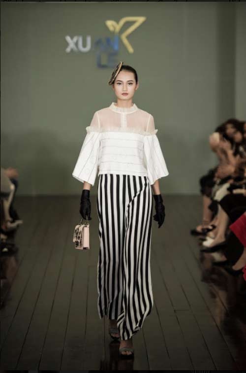 Thanh Mai U50 vẫn đẹp như tiên với váy trăm triệu đính ngàn viên pha lê - 7