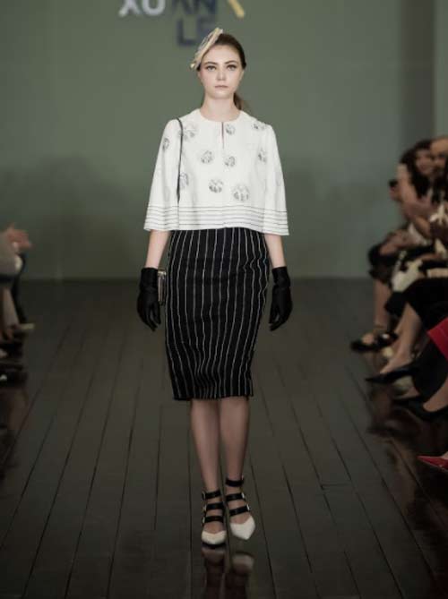 Thanh Mai U50 vẫn đẹp như tiên với váy trăm triệu đính ngàn viên pha lê - 9