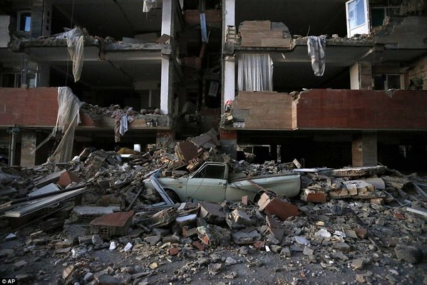 414 người chết, 6.500 bị thương vì động đất kinh hoàng ở Iran, Iraq - 1