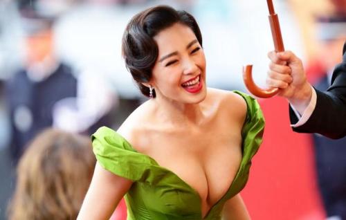 Những bà mẹ kế nóng bỏng nhất của làng giải trí Hoa ngữ - 5