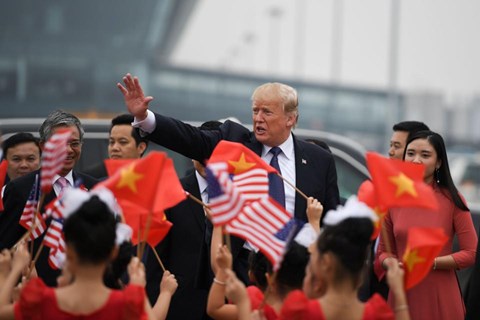 Forbes: VN là nước thành công nhất khi đón Tổng thống Donald Trump - 1