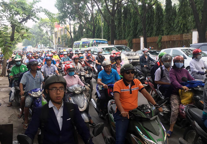 Người SG như “hóa điên” vì kẹt xe tại công trình cầu vượt trước giờ G - 7