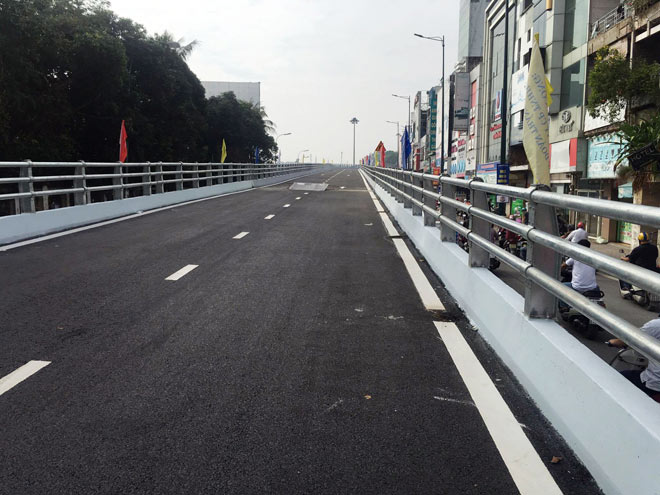 Người SG như “hóa điên” vì kẹt xe tại công trình cầu vượt trước giờ G - 11