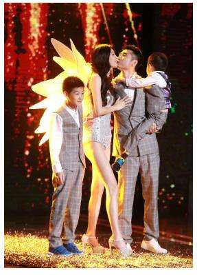 Siêu mẫu Trung Quốc chấp nhận mù để sinh con - 2