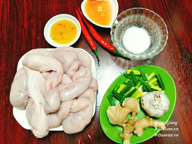 Vợ đảm chiều chồng với dồi trường hấp hành gừng giòn giòn, trắng ngần - 2