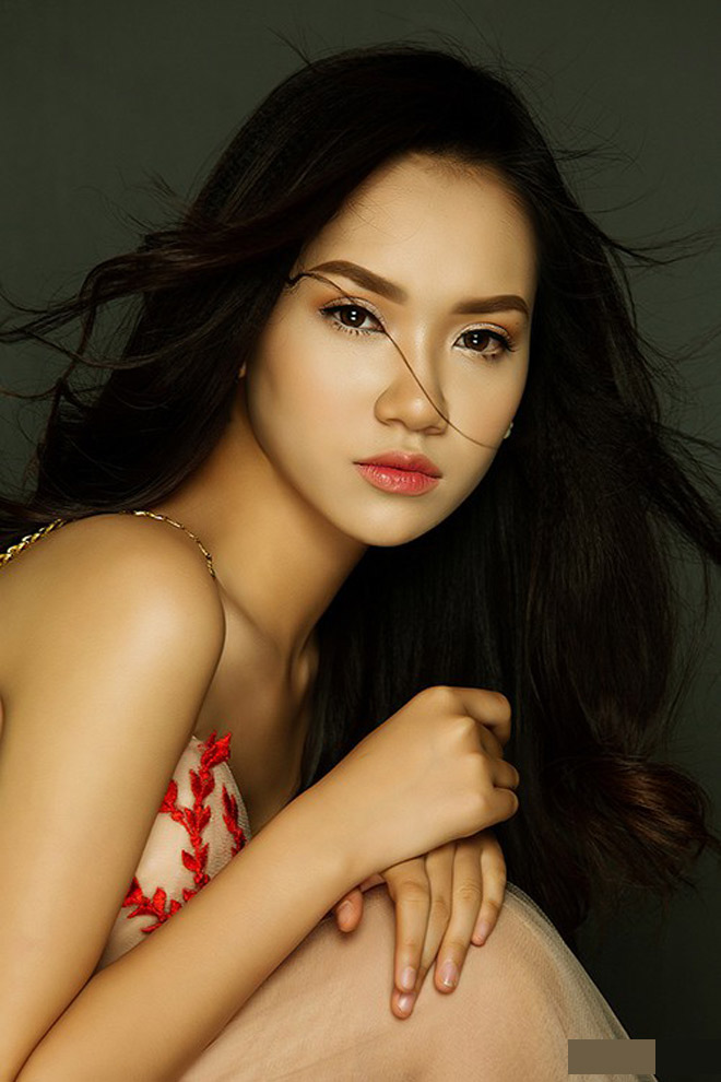 Vẻ nóng bỏng của nữ sinh đại diện Việt Nam tham dự Hoa khôi thế giới - 1