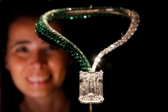 Kim cương khổng lồ giá 33,7 triệu USD - 1