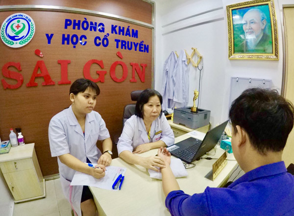 Nguyễn Thùy Ngoan – vị bác sĩ đông y trị bệnh xương khớp thu hút cả người nước ngoài - 1