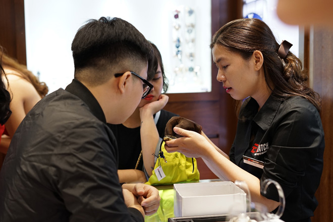 Ưng Hoàng Phúc dự lễ khai trương showroom mới của Erawatch - 6