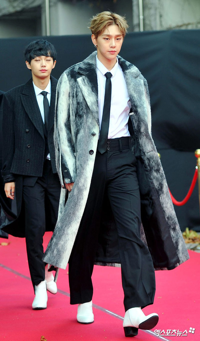 Tình cũ, tình mới Lee Min Ho chạm trán cùng khoe vòng một - 10