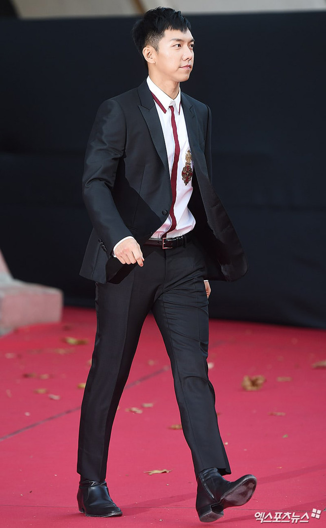 Tình cũ, tình mới Lee Min Ho chạm trán cùng khoe vòng một - 5