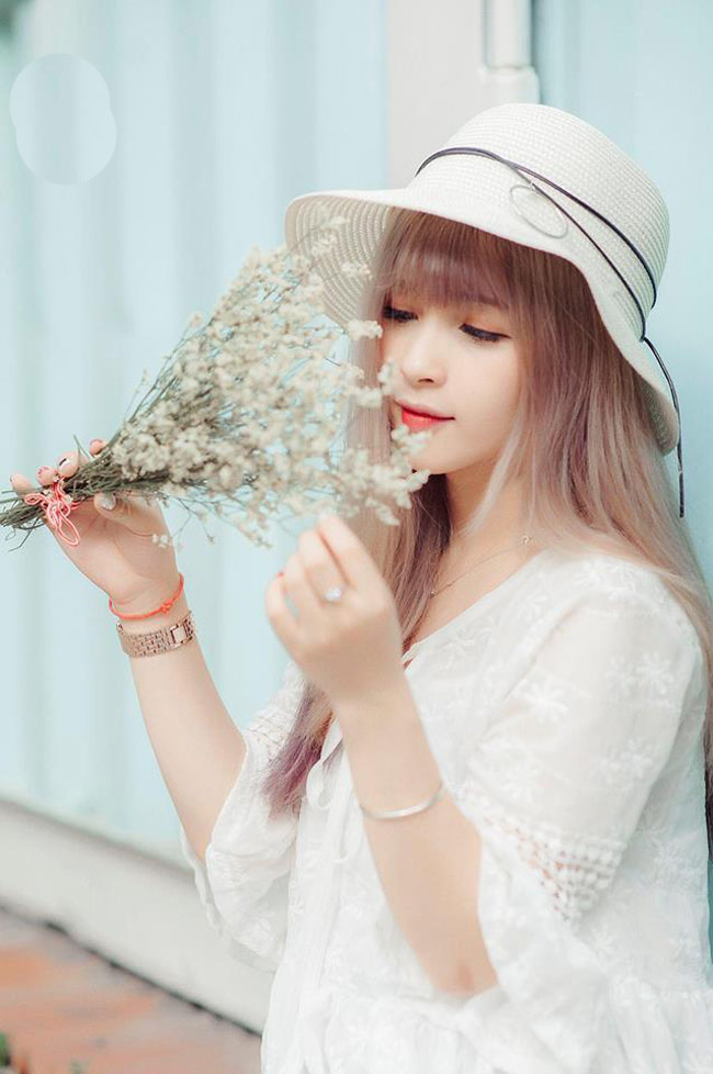 Chỉ vài giây xuất hiện, cô gái Tuyên Quang đã khiến hàng triệu khán giả ngây ngất bởi quá xinh đẹp. 