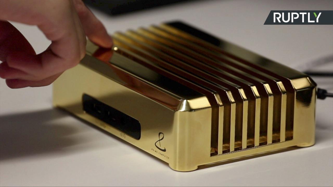 Компьютер gold. Золотой компьютер. Самый дорогой в мире компьютер золотой. Компьютер за 1000000 долларов. Комп из золота.