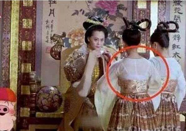 Những hạt sạn khiến khán giả không thể nhịn cười trong phim cổ trang - 7