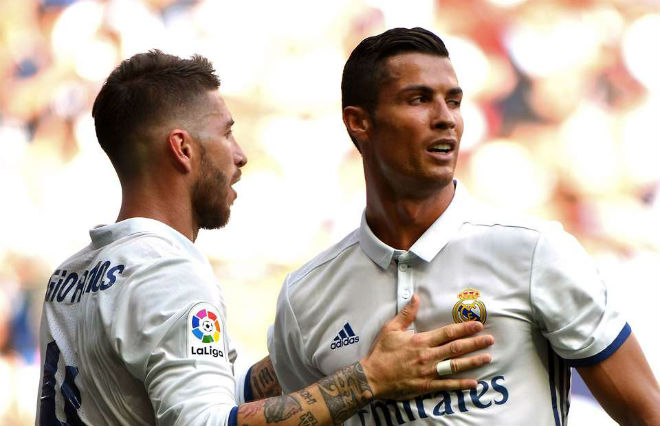 Đấu derby Madrid: Ronaldo “gây chiến” Ramos, Real đại loạn - 1