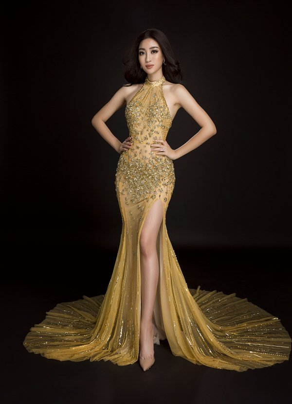 Hoa hậu Tiểu Vy nhờ fans chọn váy dạ hội và cái kết đắng lòng