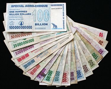 Đồng tiền trăm nghìn tỉ đô la Zimbabwe giờ ra sao? - 1