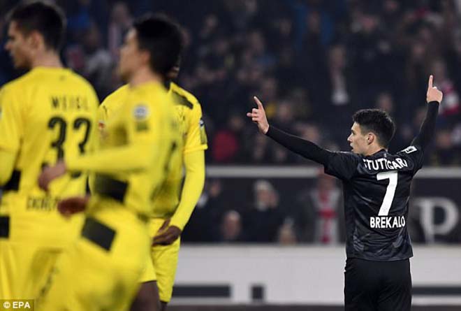 Stuttgart - Dortmund: 2 cú đấm chí tử vào tham vọng bá vương - 1