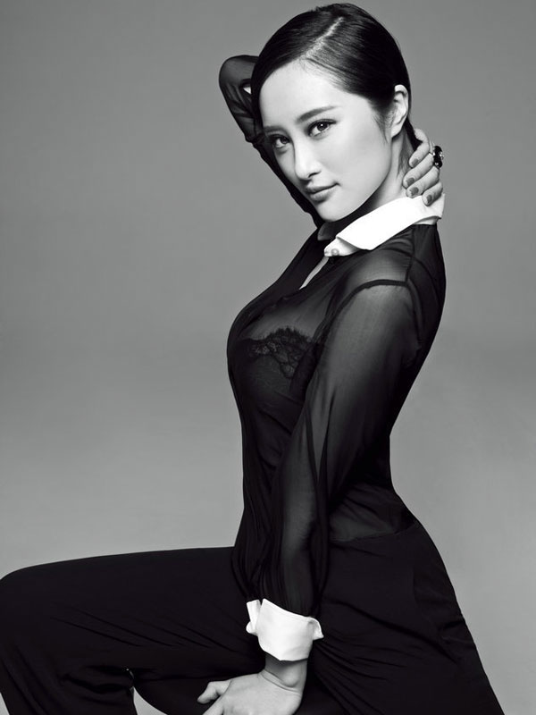 Ai ngờ "Cô gái xấu xí" đời thực nóng bỏng thế này - 5