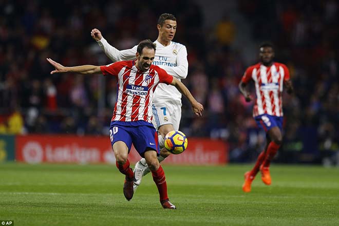 Góc chiến thuật Atletico - Real: Zidane hết duyên, “Kền kền trắng” sa lầy - 3