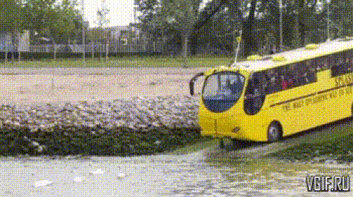 Bàng hoàng với những chuyến xe buýt "bão táp" - 9