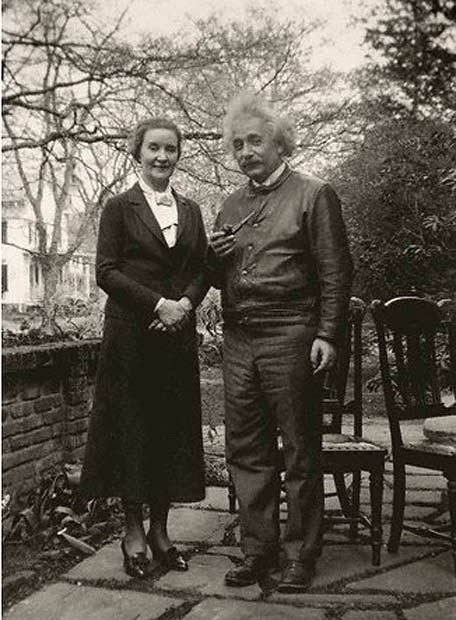 Bí ẩn mối tình trong bóng tối của Einstein với nữ gián điệp Liên Xô - 1