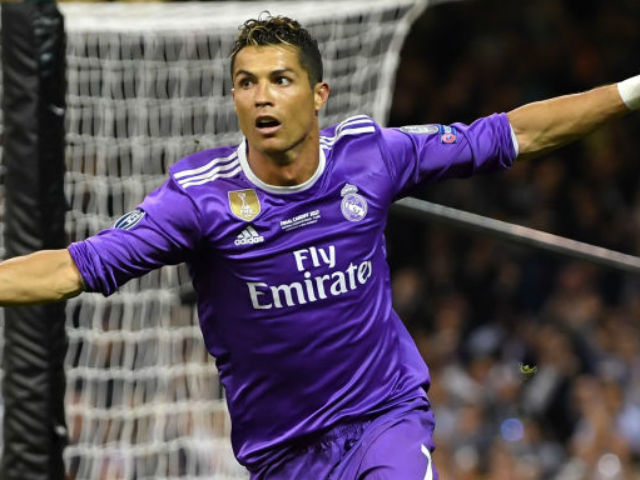 Sôi động cúp C1 ngày 21/11: Ronaldo lọt vào ”đội hình hay nhất thế kỉ”
