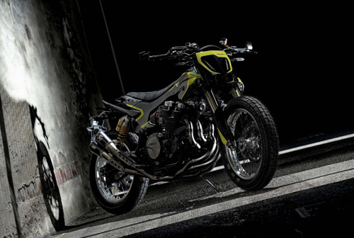 Soi Yamaha XJR 1300 Mya dành riêng cho tay đua MotoGP - 1
