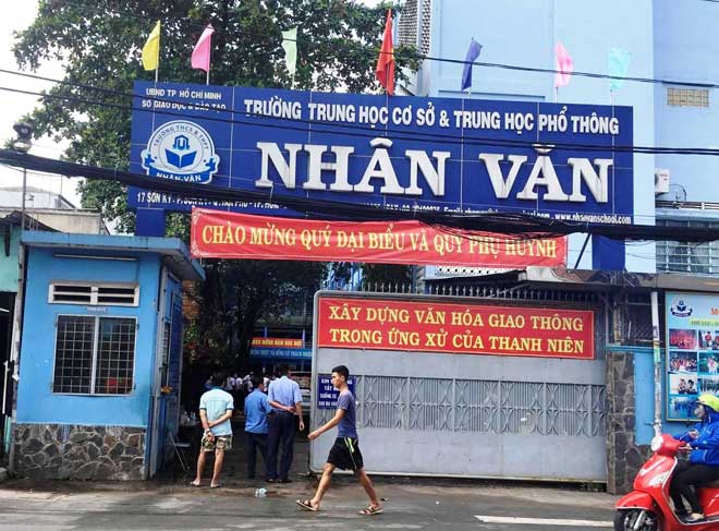 Khói lửa ngùn ngụt trong trường học, hàng trăm học sinh ở SG tháo chạy - 4