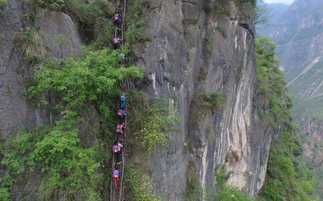 Những ngôi trường quái dị nhất hành tinh - 2