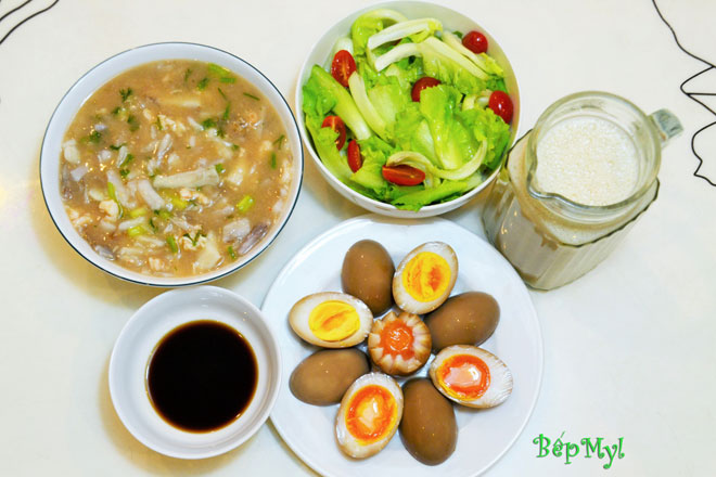 Mâm cơm ngon ngất ngây với thực đơn nhiều món lạ - 1