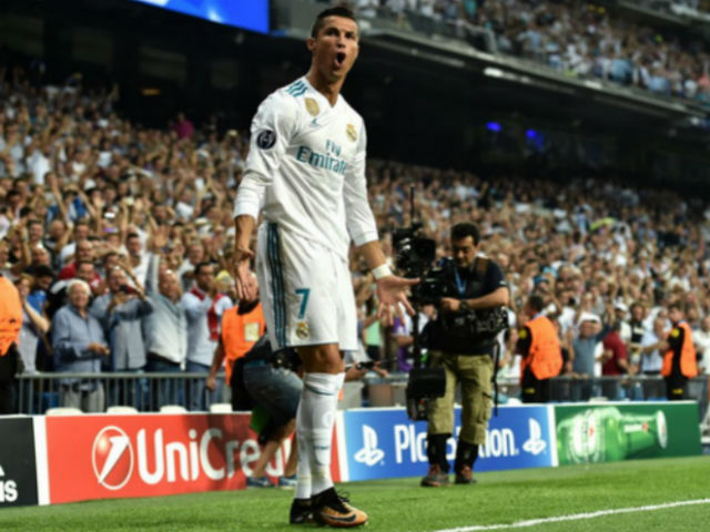 Ronaldo bùng nổ lập kỷ lục: Bịt miệng đối thủ, toan tính ”cáo già” tuổi 32