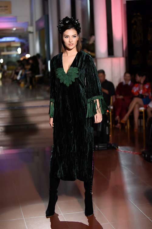 "Bà mẹ 1 con" Hồng Quế tròn trịa vẫn xinh đẹp rạng ngời khi trở lại sàn diễn - 2