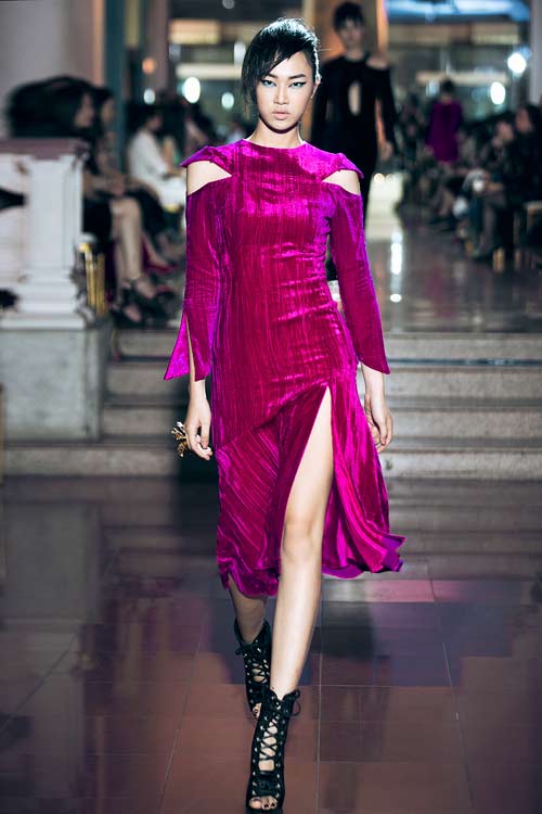 "Bà mẹ 1 con" Hồng Quế tròn trịa vẫn xinh đẹp rạng ngời khi trở lại sàn diễn - 11