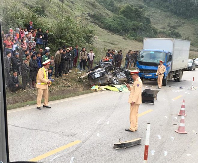 Nóng 24h qua: Nhặt được hàng nghìn USD, cụ ông nhờ công an tìm người đánh rơi - 2