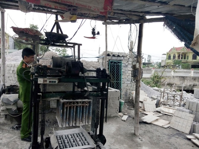 Một phụ nữ xấu số bị cuốn vào máy trộn bê tông - 3