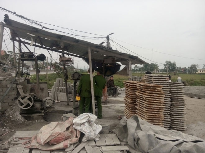 Một phụ nữ xấu số bị cuốn vào máy trộn bê tông - 5