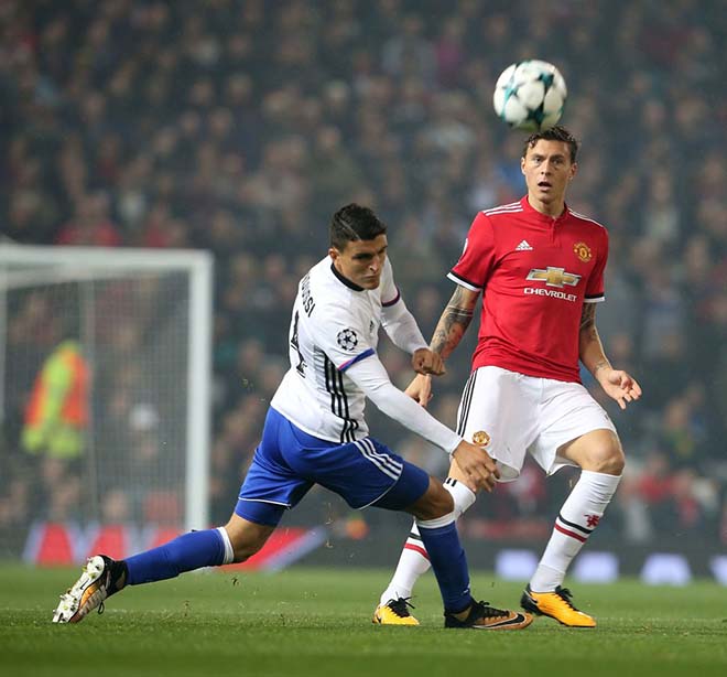 Basel - MU: Mourinho cất Pogba - Ibrahimovic, “Quỷ” lại xấu xí? - 3
